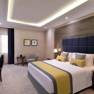 Deluxe King Room - Non-Smoking