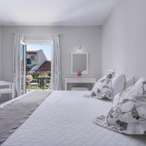 Twin or Double Room Side Sea View