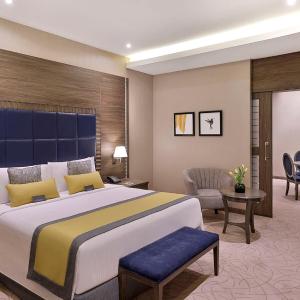 King Suite with Jetted Tub - Non-Smoking