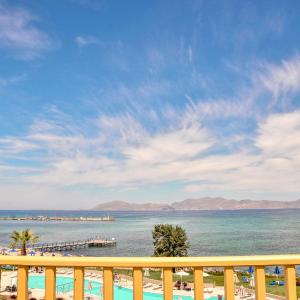 Double or Twin Room with Sea View