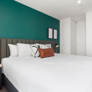 One-Bedroom Apartment with Sofa Bed