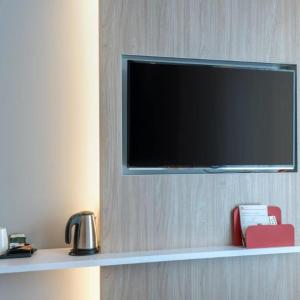 Double Room - Mobility Access with Roll-in Shower