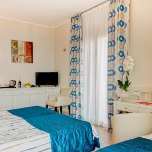 Triple Room with Sea View