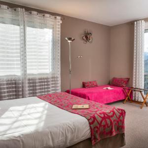  Comfort room with balcony