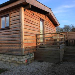 Woodsman 1-bedroom lodge with hot tub