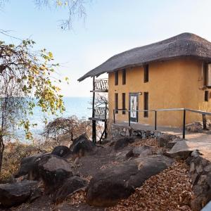 Family Room with Lake View