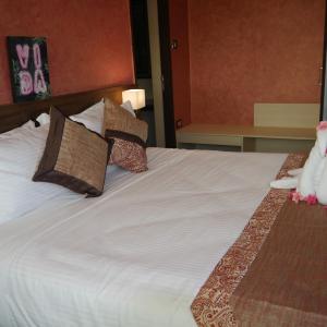 Deluxe King Suite
