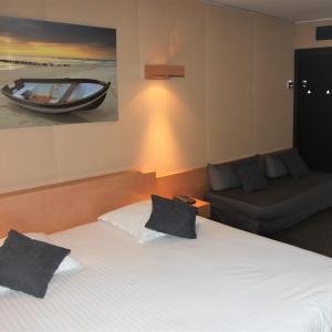 Standing Double Room