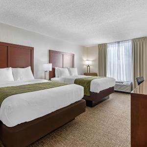 Queen Room with Two Queen Beds - Non-Smoking