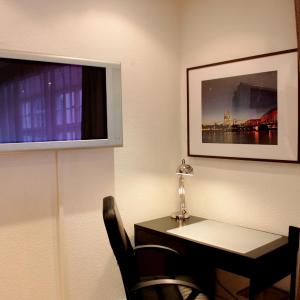 Economy Apartment - 2 rooms without Rhine River View/ Neighboring house