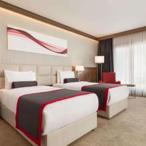 Deluxe Twin Room with Balcony