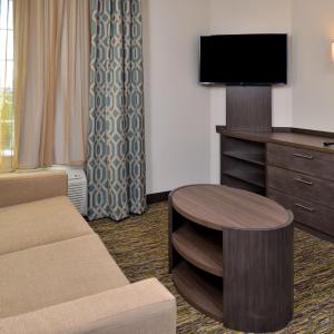 One-Bedroom King Suite - Disability Access
