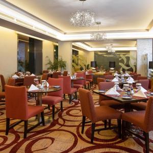 Royal Suite with Lounge Access
