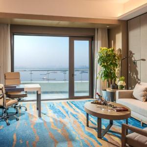One-Bedroom Suite with River View
