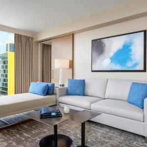 Waterfront Corner Suite with Sofa Bed - North