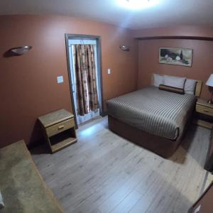 One-Bedroom Suite with Balcony