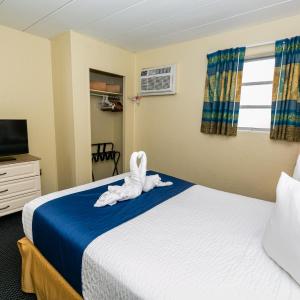 Triple Room with Pool View