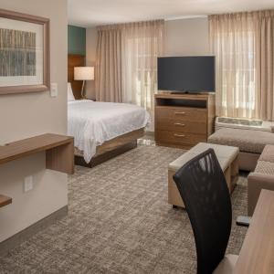 Queen Studio Suite
