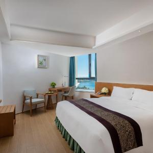  Elegant Sea View King Room