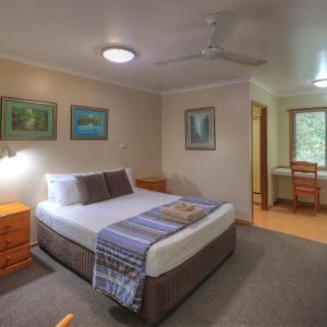Queen Room with Garden View