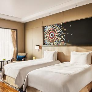 Superior Room Twin Bed with 15% discount on food, beverages, laundry and spa