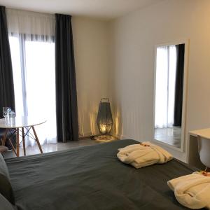 Deluxe Suite with Spa Bath