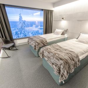 Standard Twin Room with Mountain View