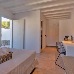 Zen Secluded Room with Sea and Mountain View 
