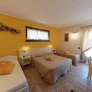 Family Room (2 Adults + 2 Children)