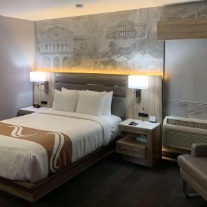Queen Room with Accessible Tub - Accessible/Non-Smoking