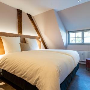 Double Room Category S 