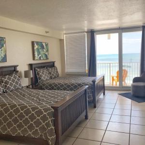 Studio Apartment with Sea View