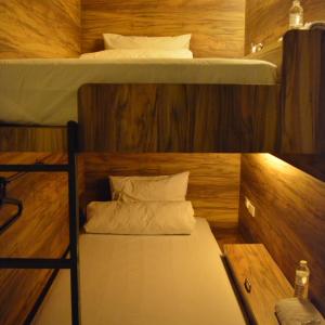 6-Bed Mixed Dormitory Room