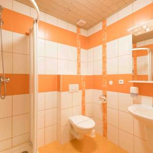 Twin Room with Bathroom