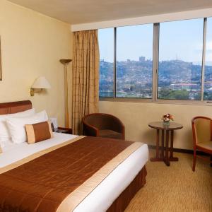 Double or Twin Room with Lake View