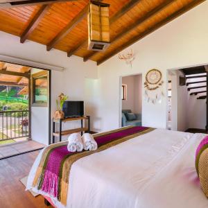 Deluxe Double Room (2 Adults + 1 Child)