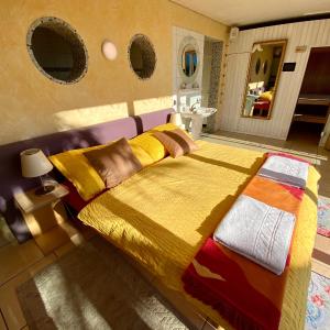 Studio Apartment with Sauna and Lake View
