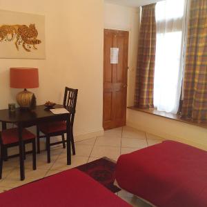 Twin Room with Shower