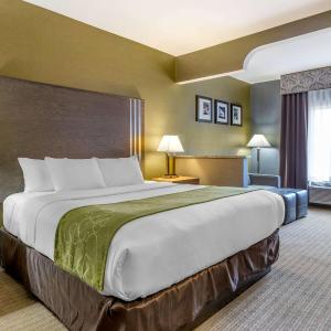 King Suite - Accessible/Non-Smoking