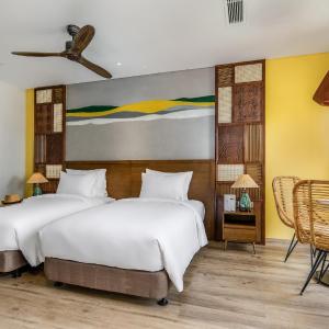 Twin Room with View