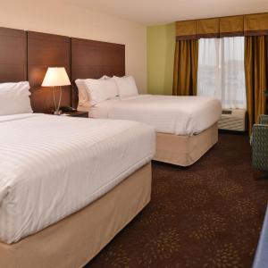 Standard Queen Room with Two Queen Beds - Communications Accessible