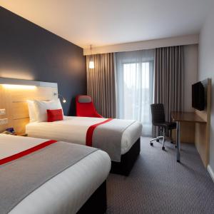 Standard Twin Room with Free Hot Breakfast