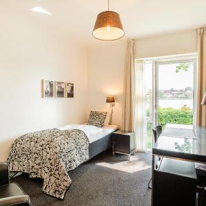 Single Room with Lake View