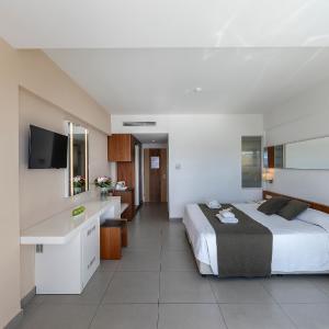 Superior Room with Pool/ Sea View