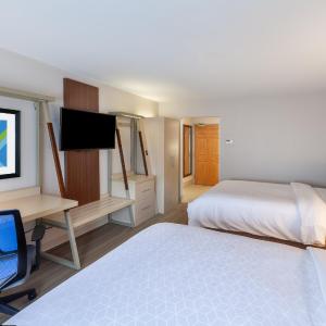 Standard Room with Two Queen Beds
