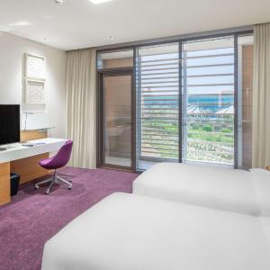 Presidential Suite with Lounge Access