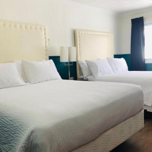 Queen Room with Two Queen Beds - Pet Friendly