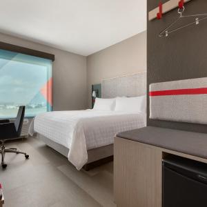 King Room - Hearing Accessible - Non-Smoking