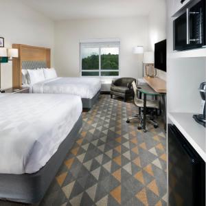 Standard Room with Two Queen Beds