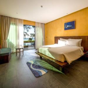 Deluxe Double or Twin Room with Pool Access
